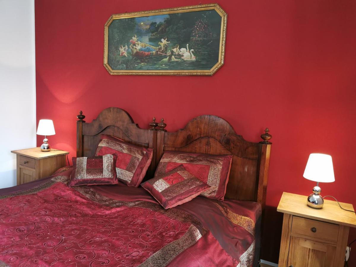 Ruhige Ferienwohnung Im Gutshaus Niederorschel Екстериор снимка